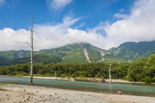 上高地、日本で人気のあるリゾート — ストック写真