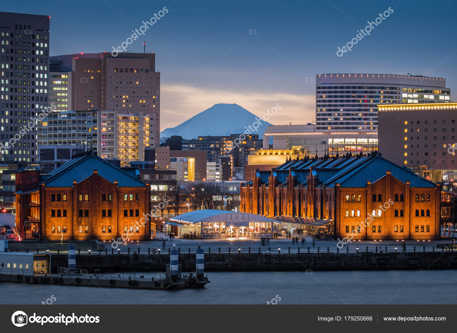 Yokohama Red Brick Warehouse Top Fuji Background Yokohama Red