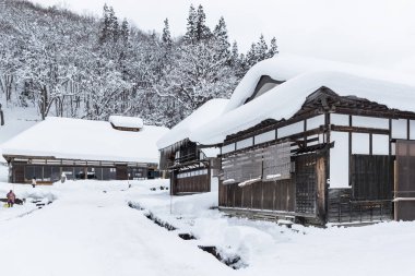 Fukushima, Japonya - 29 Aralık 2017: Ouchijuku Köyü fomer sonrası hangi Aizu Nikko ile Edo dönemi bağlı Aizu-Nishi Kaido ticaret rota boyunca iline bağlı