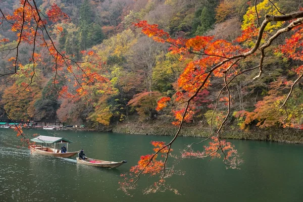 Nézd Japán Kert Őszi Szezon Hajón Folyó Séta Tónál — Stock Fotó