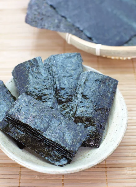 Nori Japanska Ätbara Alger Används Främst Som Ingrediens Wrap Sushi — Stockfoto