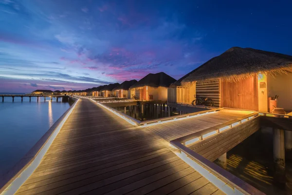 Puente de madera larga — Foto de Stock