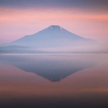 Fuji Dağı Gölü yansıması ile görünüm