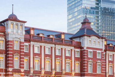 tren istasyonu Marunouchi iş bölgesinde Chiyoda, Japonya