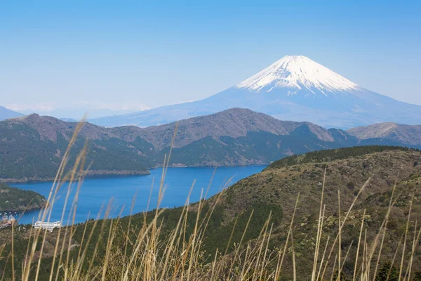 秋の芦ノ湖と富士山のビュー — ストック写真