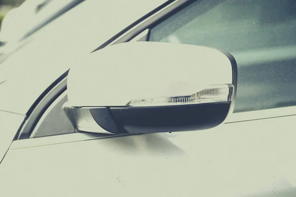 Tutup Cermin Mobil Putih — Stok Foto