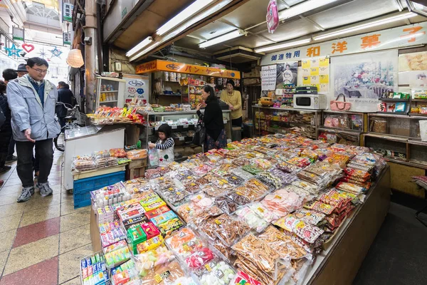 Giappone Osaka Marzo 2017 Gente Cammina Strada Nel Distretto Shinsekai — Foto Stock