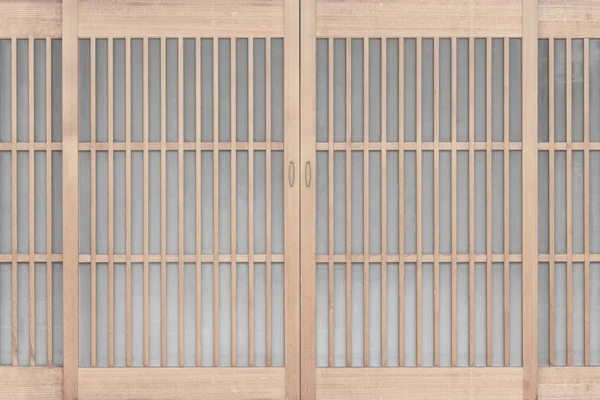 伝統的日本のドア 木製フレームの上の半透明の紙で構成されるウィンドウまたは部屋のディバイダー — ストック写真