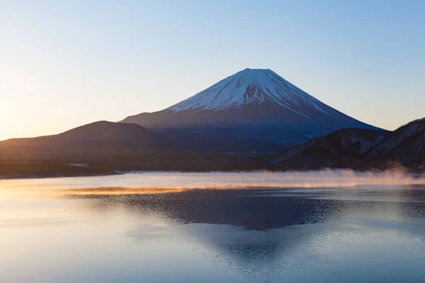 日本冬晨 Motosu 湖的富士山 — 图库照片