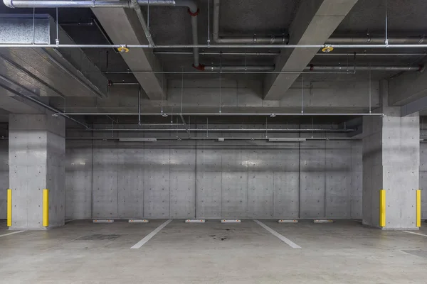 Vista Estacionamento Garagem Interior Subterrâneo — Fotografia de Stock