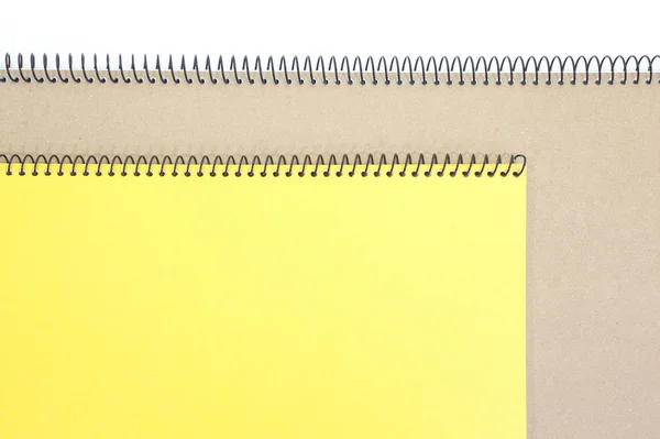 Portada Libro Notas Amarillas Libro Notas Marrón Sobre Fondo Blanco — Foto de Stock