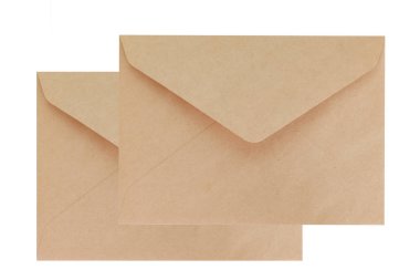  Beyaz arka plan üzerinde izole kahverengi iki zarf