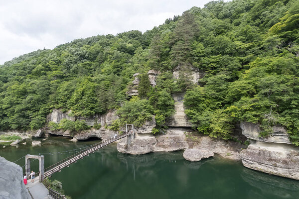 To-no-Hetsuri, a spectacular sight of a carved rock face millions of years in the making. Ни для кого Хецури является популярным местом для осмотра достопримечательностей в префектуре Фукусима
.