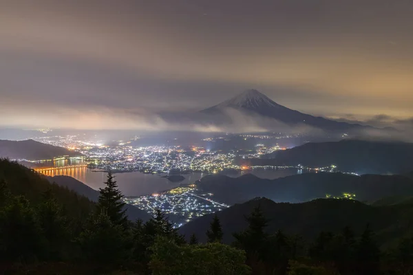 Nattlandskap Berget Fuji Med Mulen Himmel Och Kawaguchiko Sjön Sett — Stockfoto