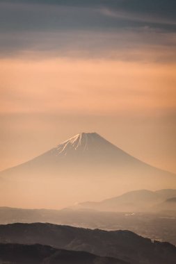 Dağ Fuji Sonbahar sezonu gündoğumu gökyüzü ile