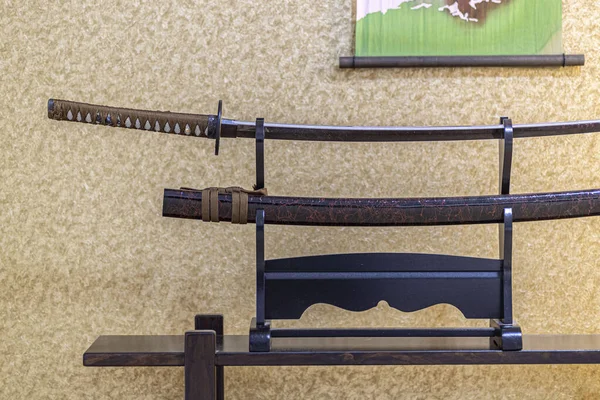 Espadas Samurais Japoneses São Colocadas Sala Estar Casa — Fotografia de Stock
