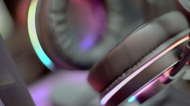 Renkli Led tarafından aydınlatılan Bilgisayar Rgb oyun kulaklığını kapat