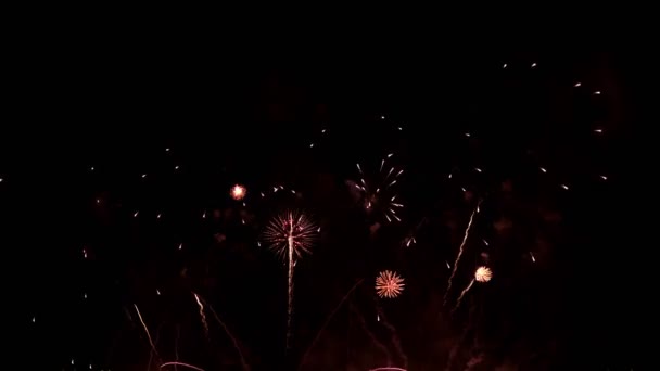 Nieuwjaar Avond Kleurrijk Vuurwerk Bokeh Gloeiende Lichten Nacht Hemel Vuurwerk — Stockvideo