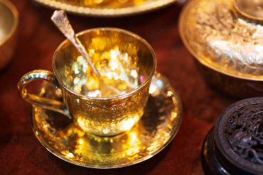 Tayland stili eski pirinç tasarım mahsulüne yakın çekim