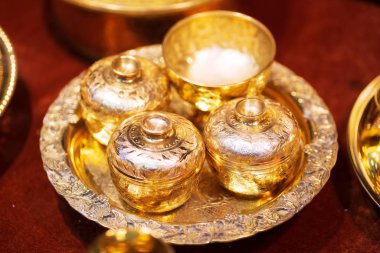 Tayland stili eski pirinç tasarım mahsulüne yakın çekim