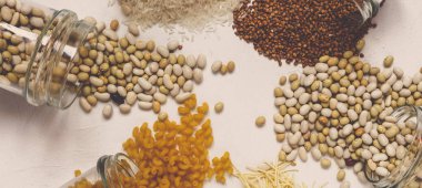 Sıfır kayıp. Yiyecek ve mısır gevreği depolamak için çevre dostu donanım. Sürdürülebilir yaşam tarzı kavramı