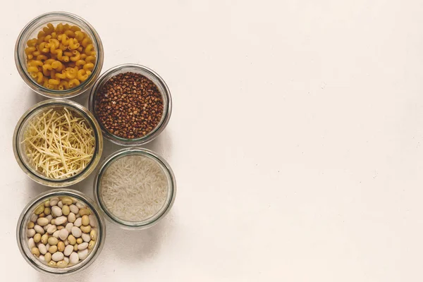 Різні Сирі Зернові Зернові Боби Макарони Приготування Здорової Їжі Скляних — стокове фото