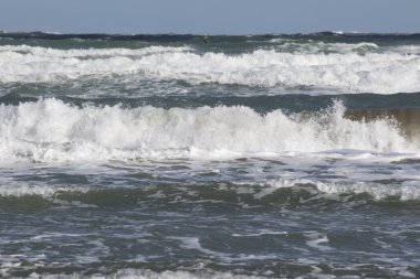 Rüzgar ile fırtınalı denizde