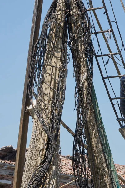 Endüstriyel balık ağlarına teknede — Stok fotoğraf