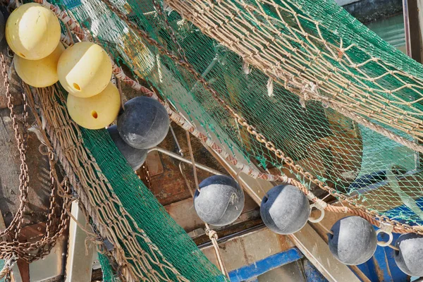 Industriella fisknät på båt — Stockfoto