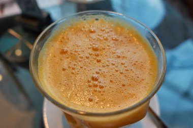 portakal suyu ile kahvaltı zamanı