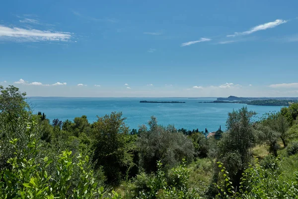 Landscape lake with cloud — Stock Photo, Image