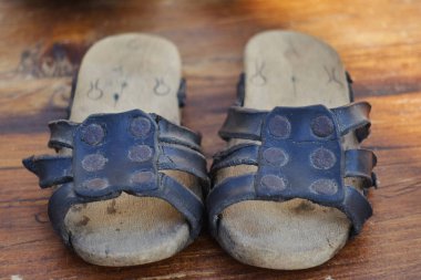 antika ahşap terlik