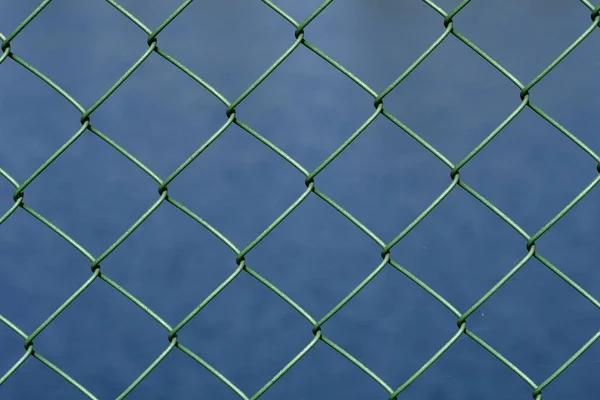 Rete di recinzioni sul lago — Foto Stock