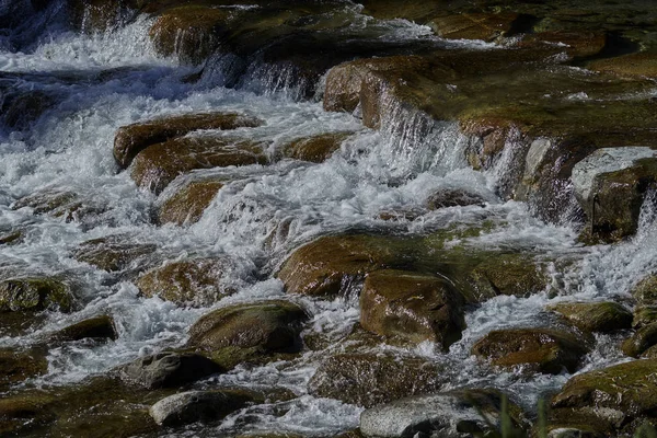 Wodospady na rzece — Zdjęcie stockowe
