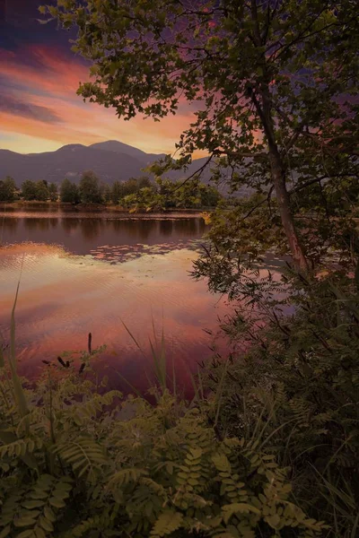 Krajobraz Jezioro Zachodzie Słońca — Zdjęcie stockowe
