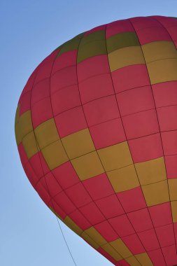 Renkli sıcak hava balonu