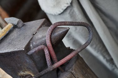 Demirci kırmızı sıcak demir İnşaat