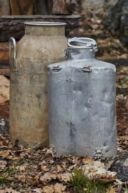 eski sütü kabı