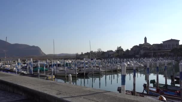 Clusane jezero Iseo Brescia Itálie – 12 ledna 2018 - krajina — Stock video