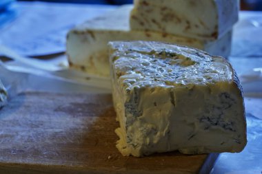 gruptaki yerel peynir