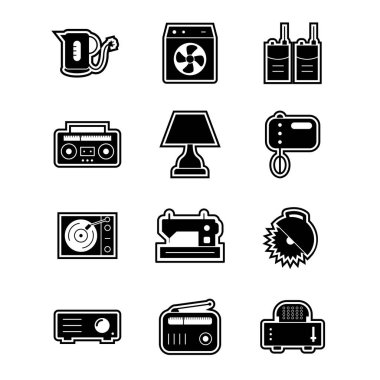 Beyaz arkaplanda 12 adet elektronik aygıt simgesi izole edildi...