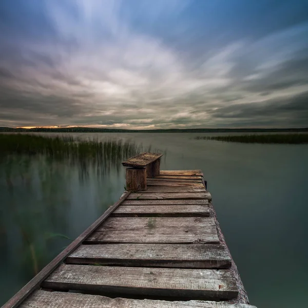 Vecchio molo di legno — Foto Stock