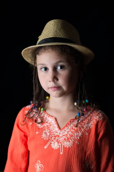 Porträtt av ett barn i en hatt — Stockfoto