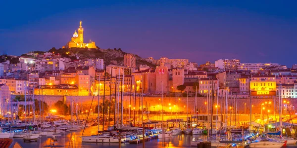 Marsella Francia Por Noche Famosa Vista Del Puerto Europeo Notre — Foto de Stock