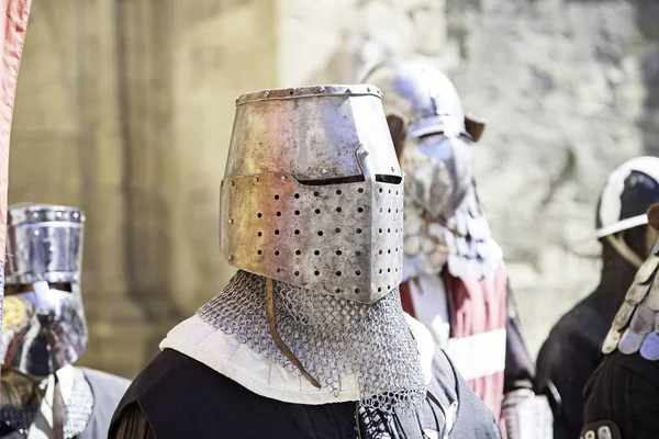 Středověký Trup Rytíře Templáře Detail Kovové Přilby — Stock fotografie