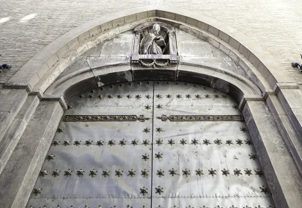 Oude Gotische Kerkdeur Detail Van Een Oude Kerk Spanje Decoratie — Stockfoto