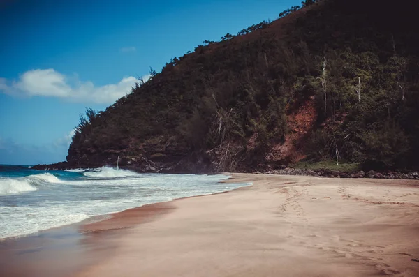 You Walk Coastline You Have Wild Rugged Cliffs One Side — Stock Photo, Image