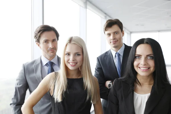 Retrato Del Feliz Equipo Negocios Compañeros Trabajo Oficina — Foto de Stock