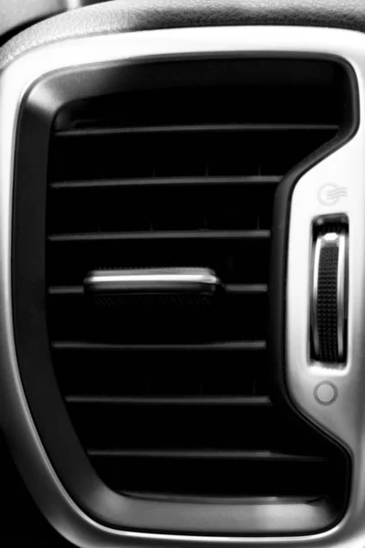 Klimatyzacja Samochodowy System Wentylacji Nowoczesnym Samochodzie — Zdjęcie stockowe