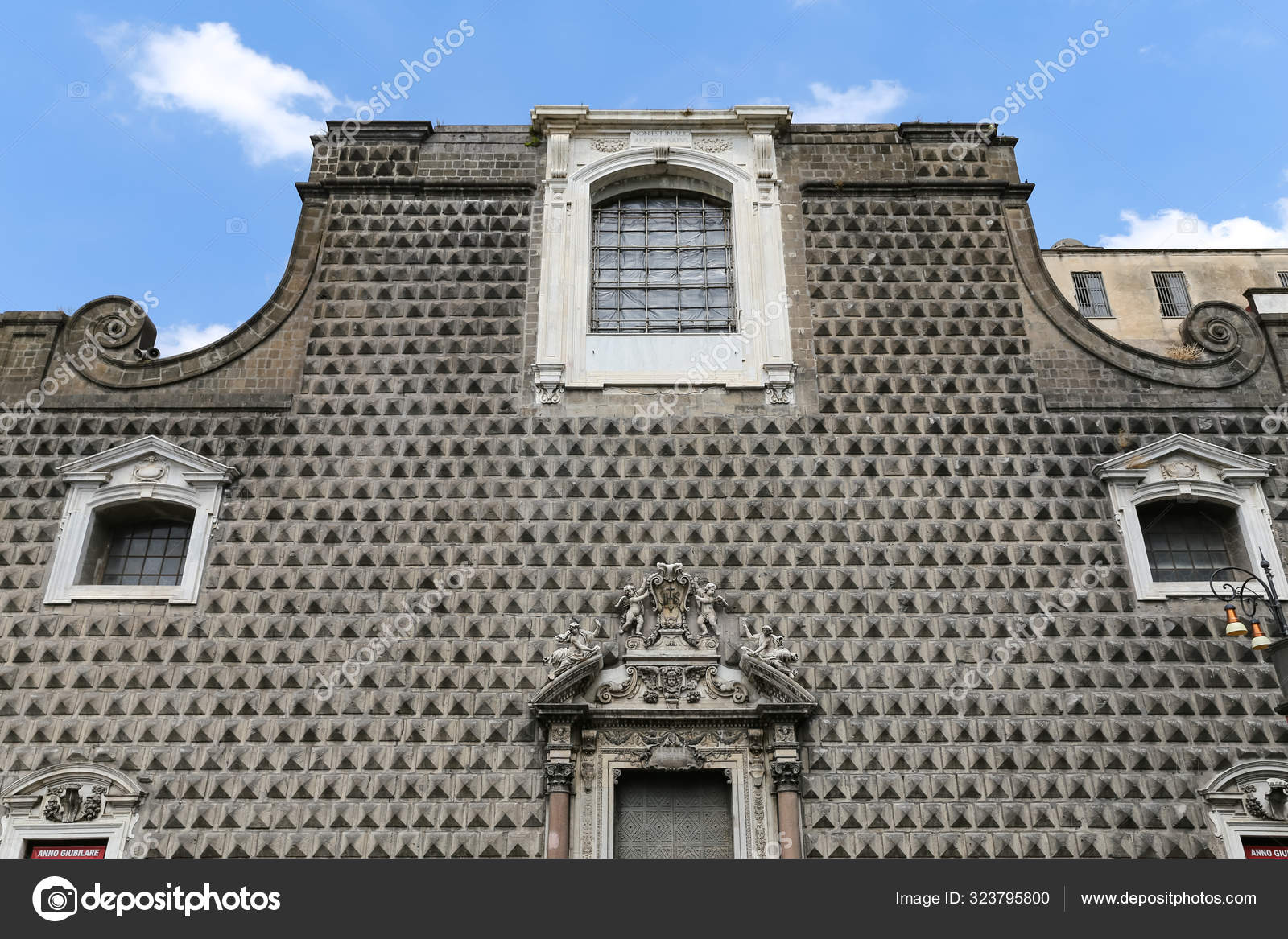 Iglesia Gesu Nuovo Nápoles Italia: fotografía de stock © YAYImages #323795800 | Depositphotos Iglesia Gesu Nuovo Nápoles Italia: fotografía de stock © YAYImages #323795800 | Depositphotos